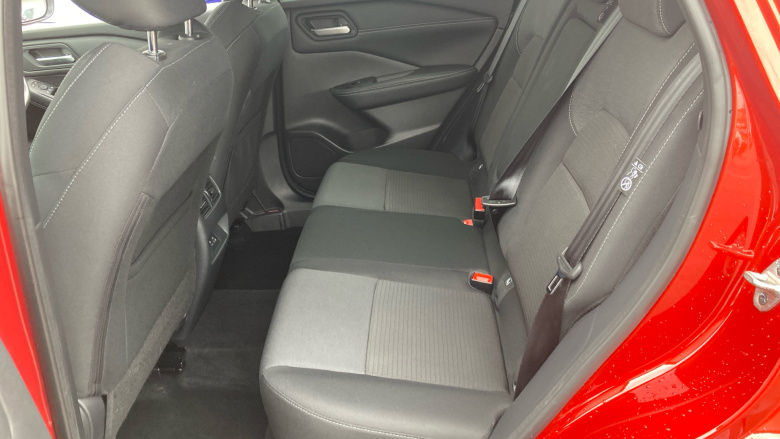 Nissan Qashqai 1.3 DiG-T MH 158 N-Connecta 5dr Xtronic Petrol Hatchback